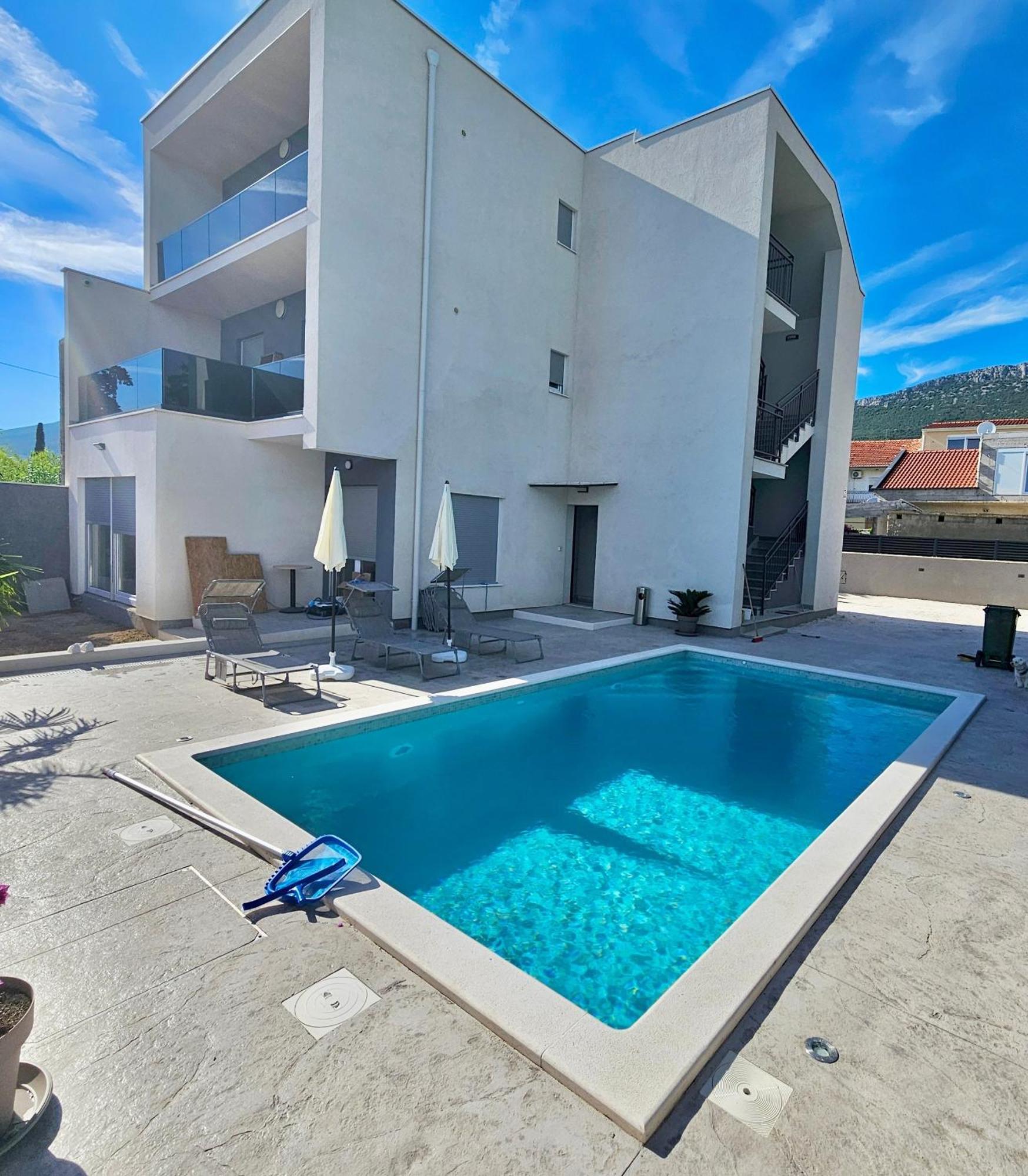 Appartement Family Friendly With A Swimming Pool Kastel Stari, - 23348